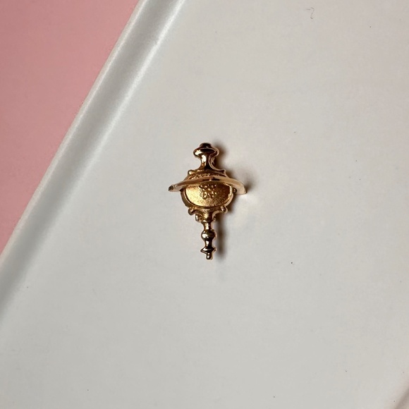 Vintage Avon Gold Door Knocker Award Pin – 1970s Rep Recognition Pin - Picture 3 of 4